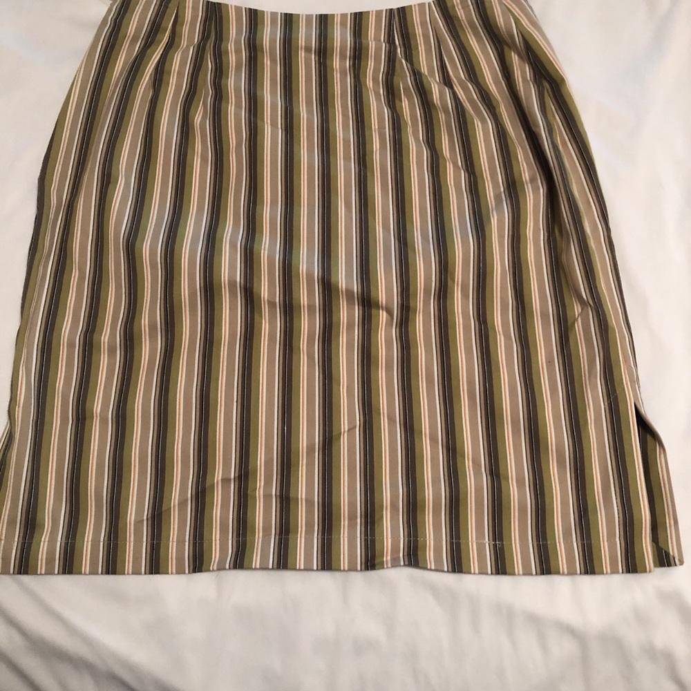 Adorable stripped skirt
